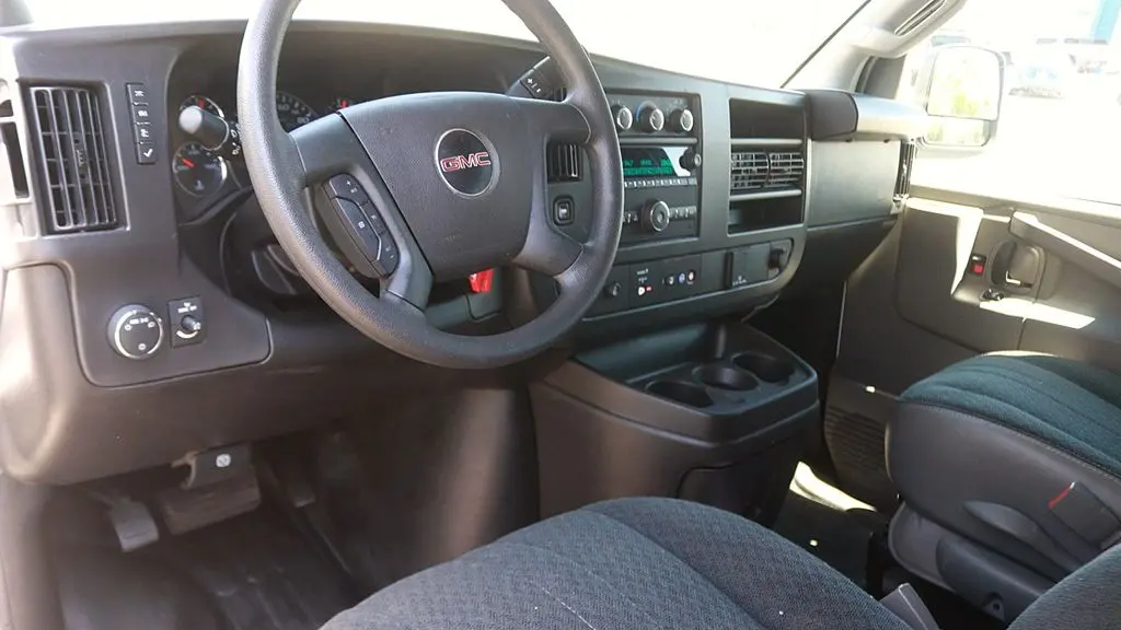 2025 GMC Savana 2500