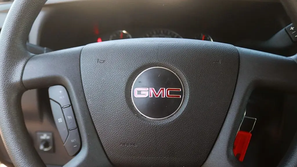 2025 GMC Savana 2500