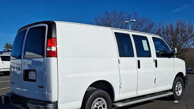 2024 GMC Savana 2500