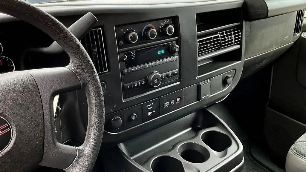 2024 GMC Savana 2500