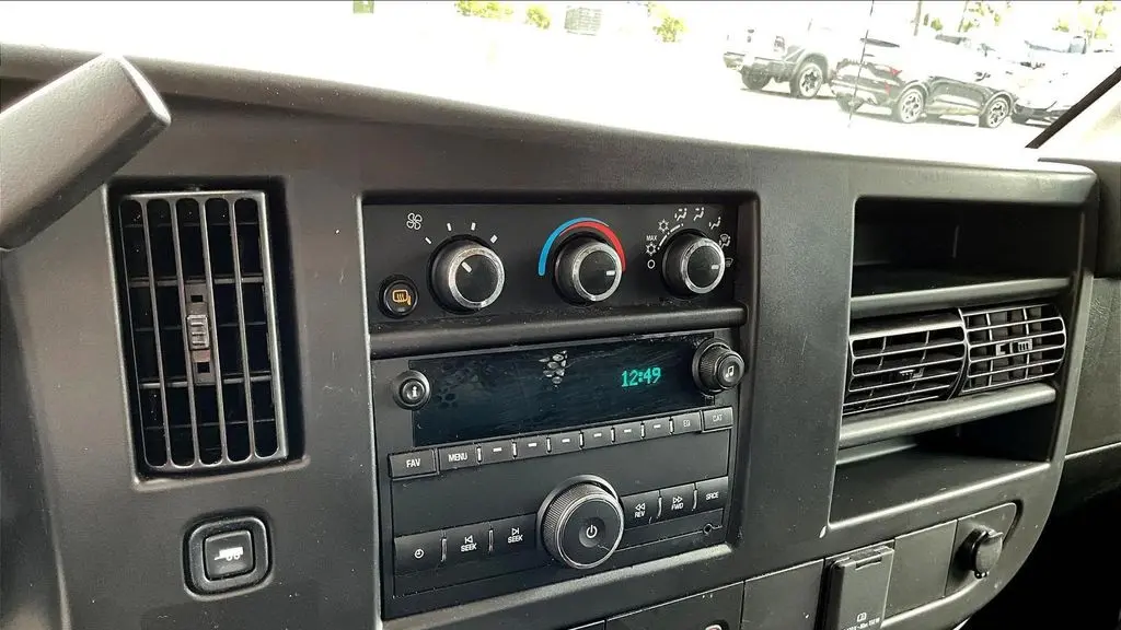 2024 GMC Savana 2500