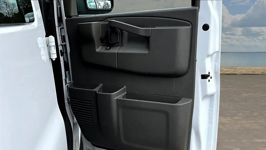 2024 GMC Savana 2500