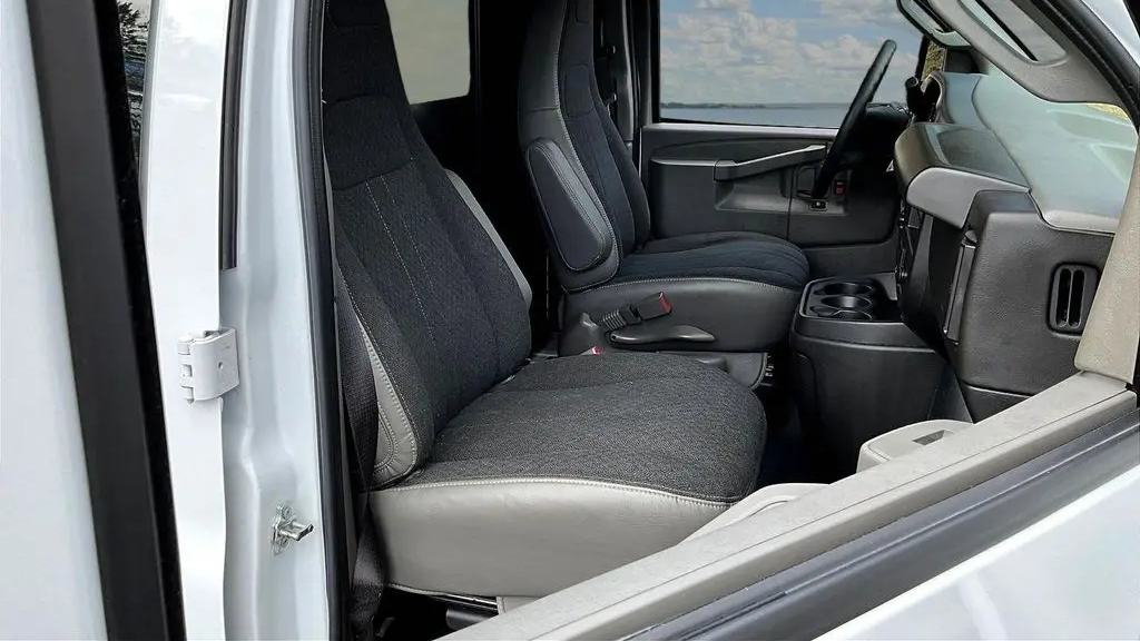2024 GMC Savana 2500