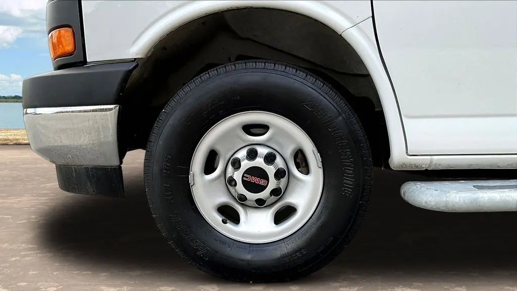 2024 GMC Savana 2500