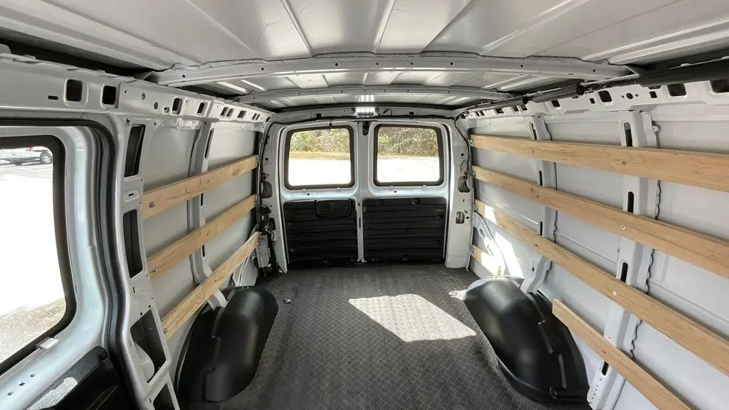 2024 GMC Savana 2500