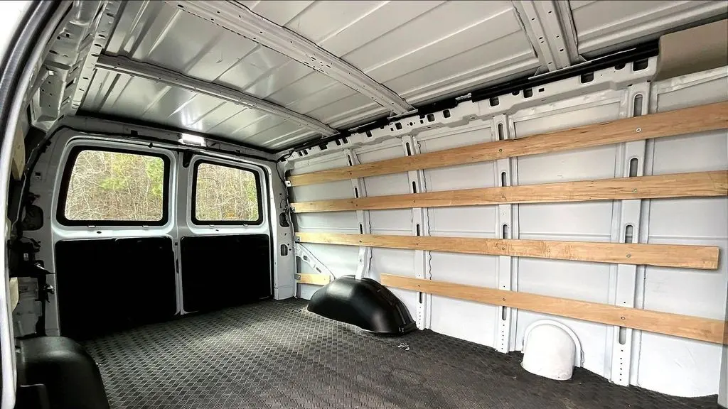 2024 GMC Savana 2500