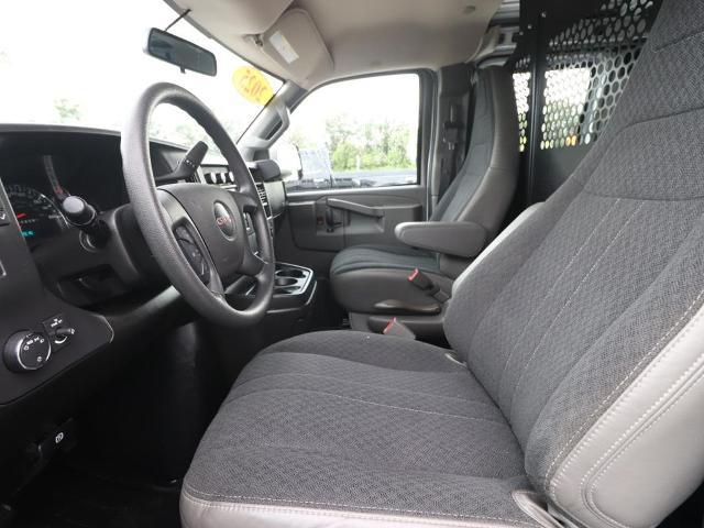 2025 GMC Savana 2500 — photo 1 of 12