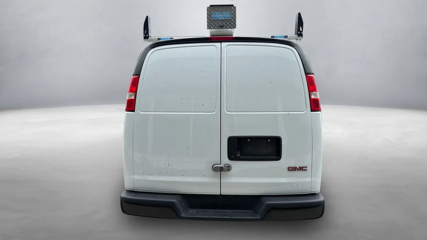 2022 GMC Savana 2500