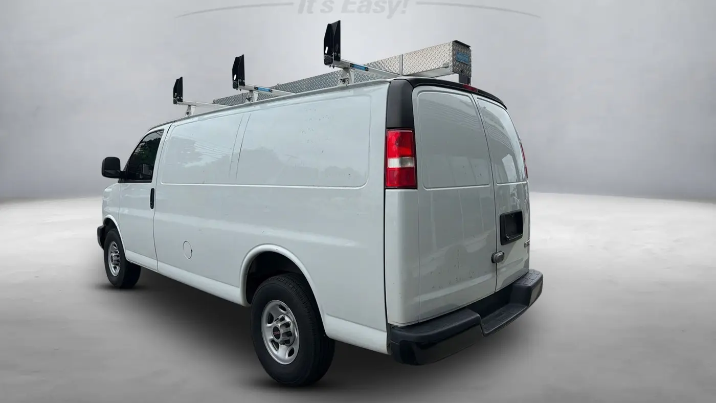 2022 GMC Savana 2500