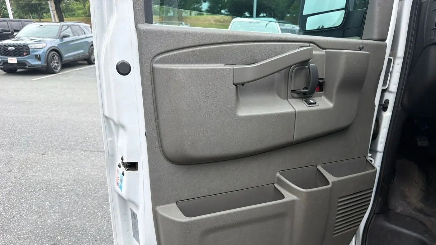 2022 GMC Savana 2500