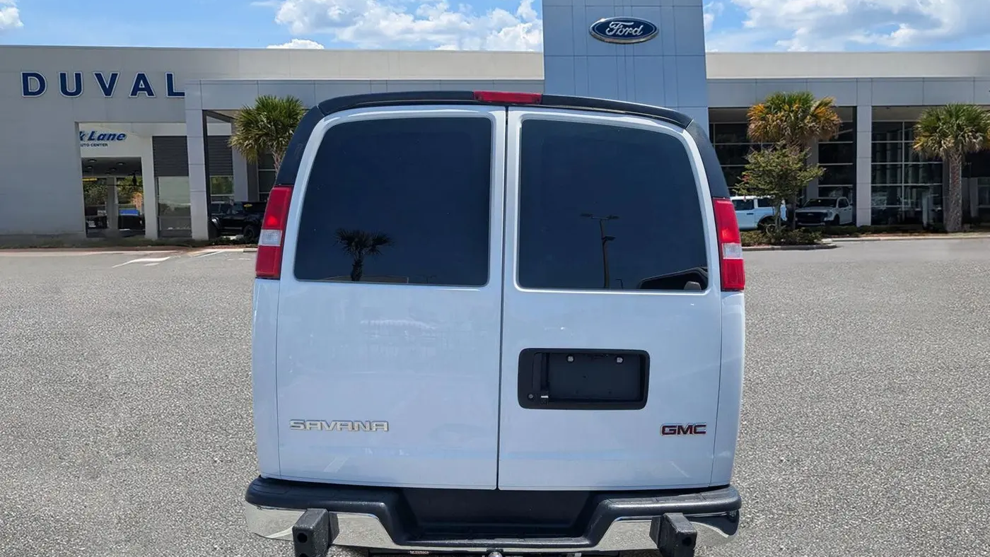 2023 GMC Savana 2500