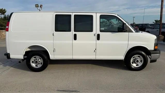 2025 GMC Savana 2500