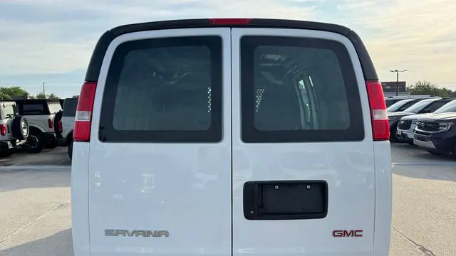 2025 GMC Savana 2500