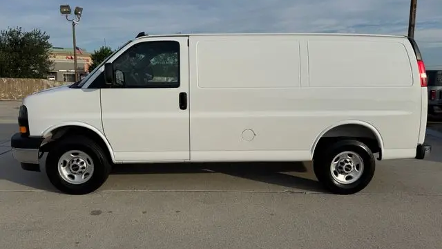 2025 GMC Savana 2500