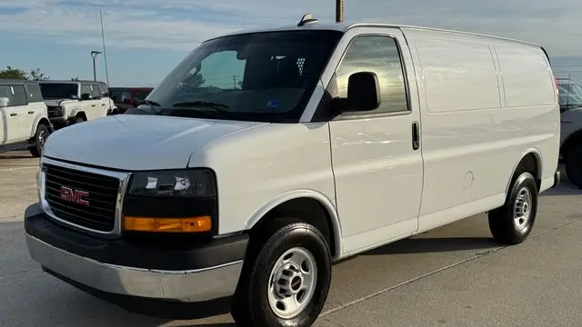 2025 GMC Savana 2500