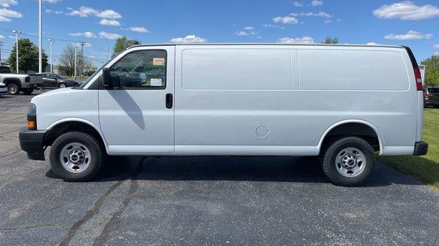 2023 GMC Savana 2500