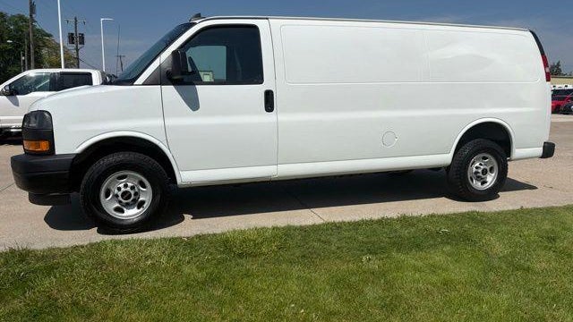 2023 GMC Savana 2500