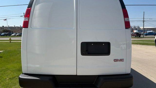 2023 GMC Savana 2500