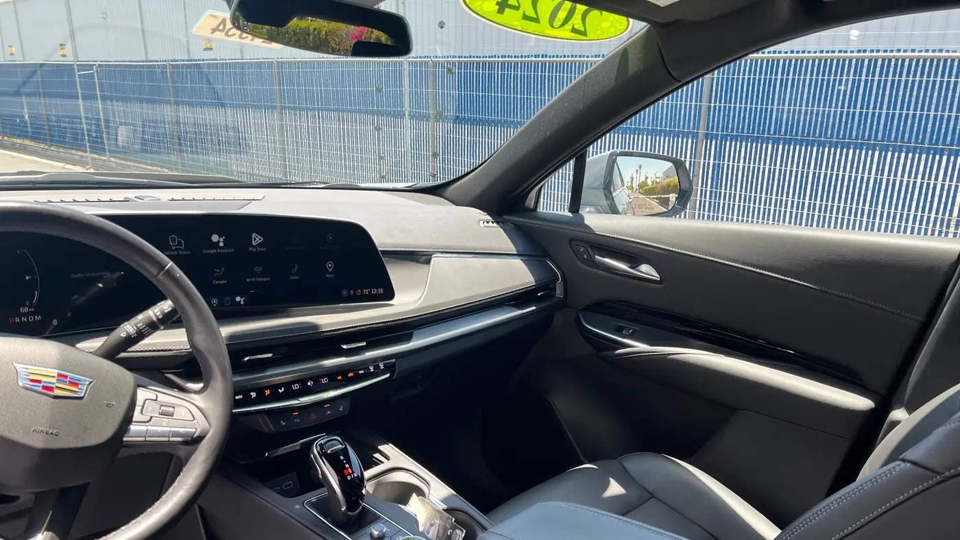 2024 Cadillac XT4 Luxury