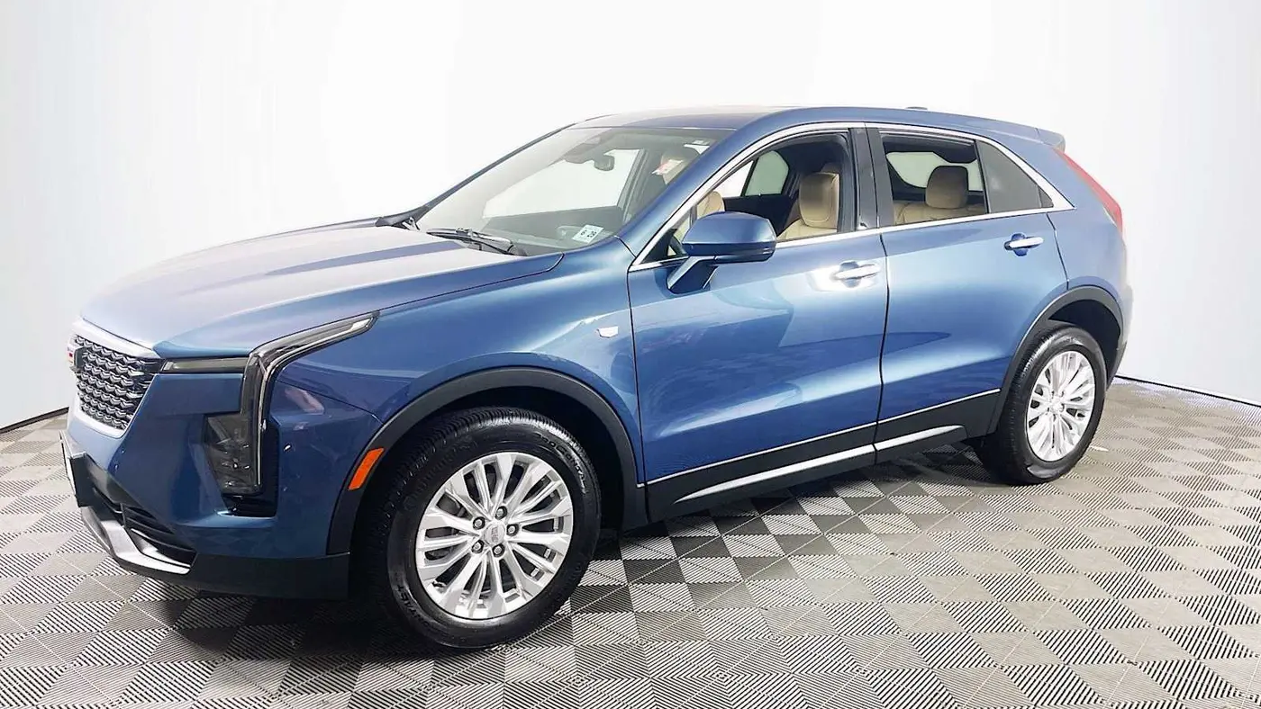 Preowned 2024 Cadillac XT4 Luxury for Sale