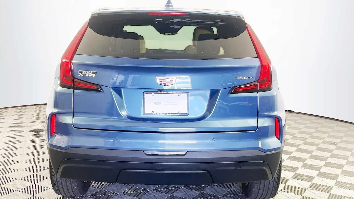 2024 Cadillac XT4 Luxury