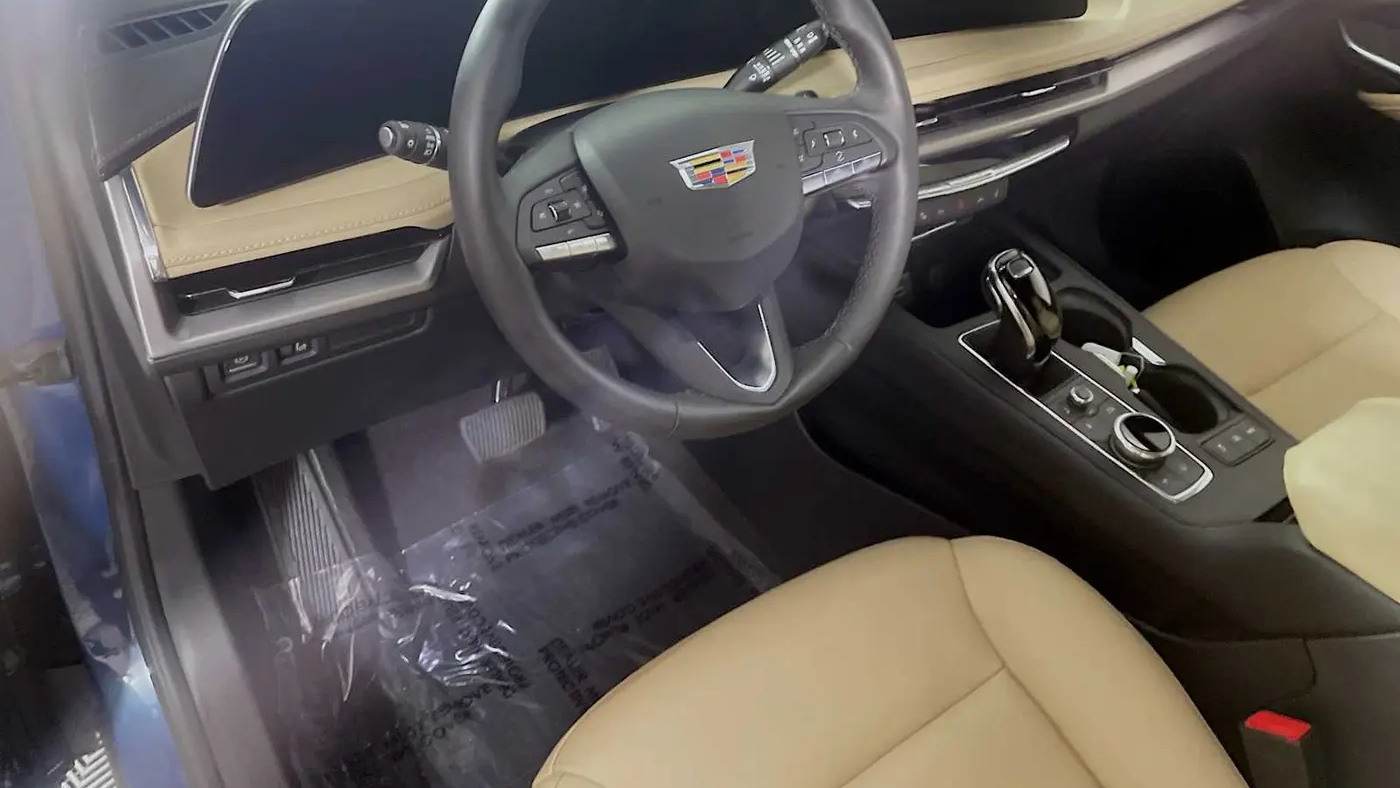 2024 Cadillac XT4 Luxury