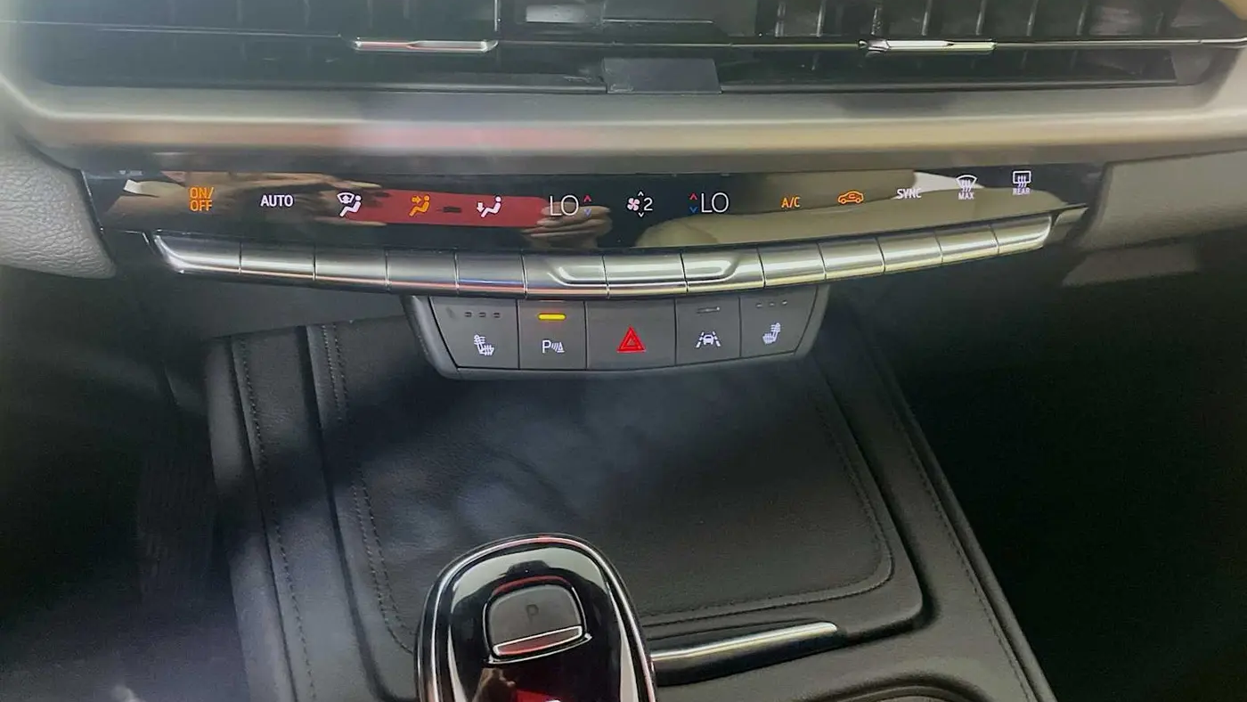 2024 Cadillac XT4 Luxury