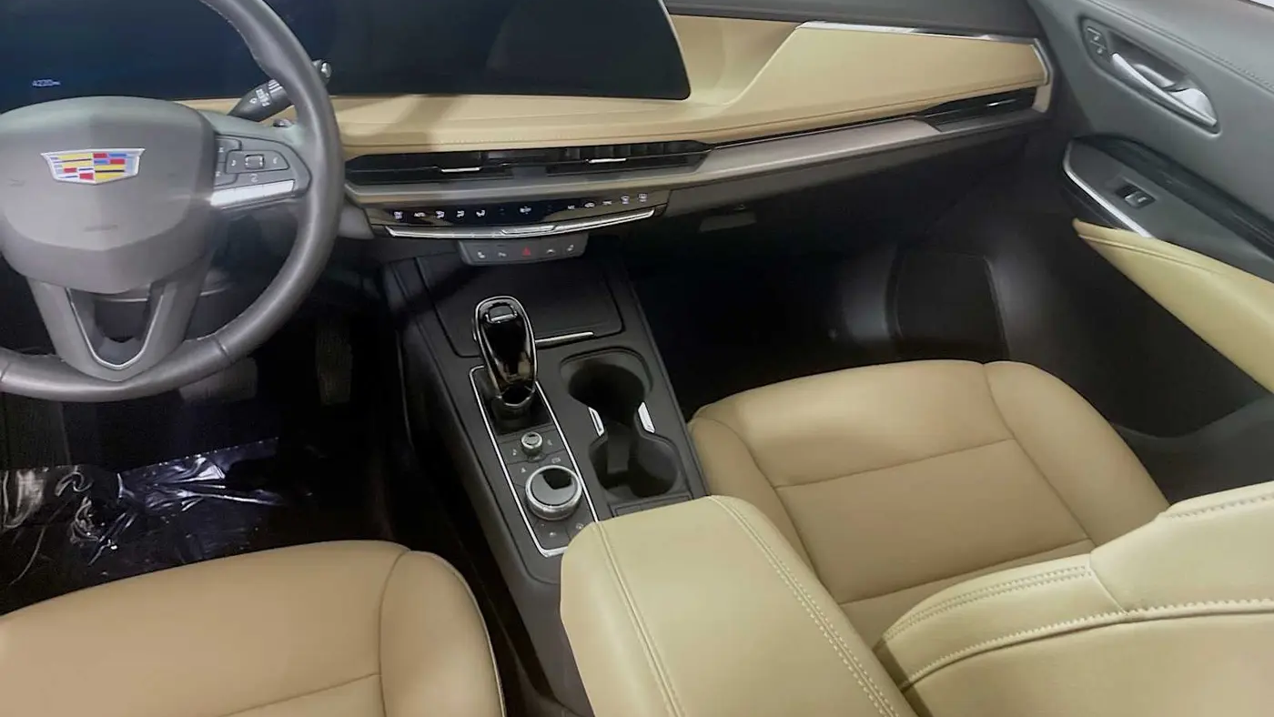 2024 Cadillac XT4 Luxury
