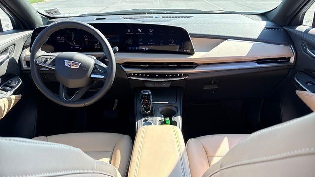 2024 Cadillac XT4 Luxury