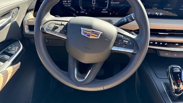 2024 Cadillac XT4 Luxury