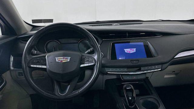 2023 Cadillac XT4 Luxury