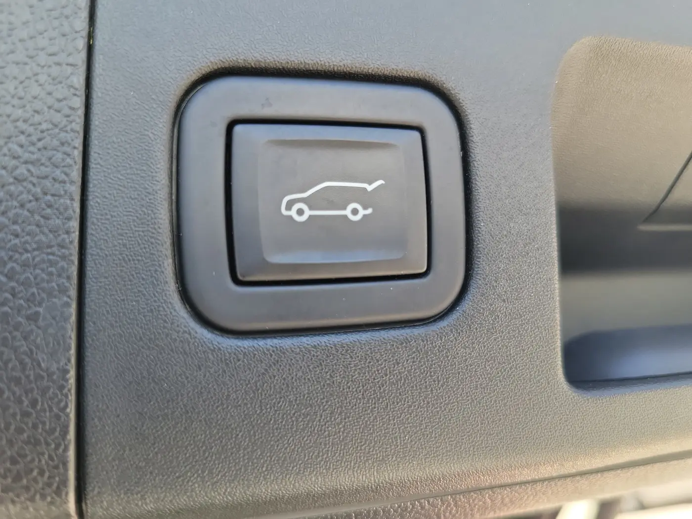 2024 Cadillac XT4 - $25,990