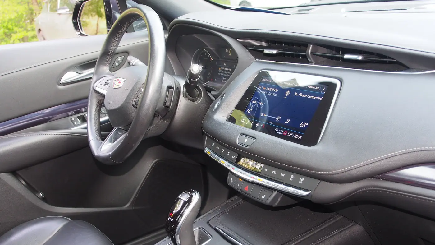 2023 Cadillac XT4 Luxury