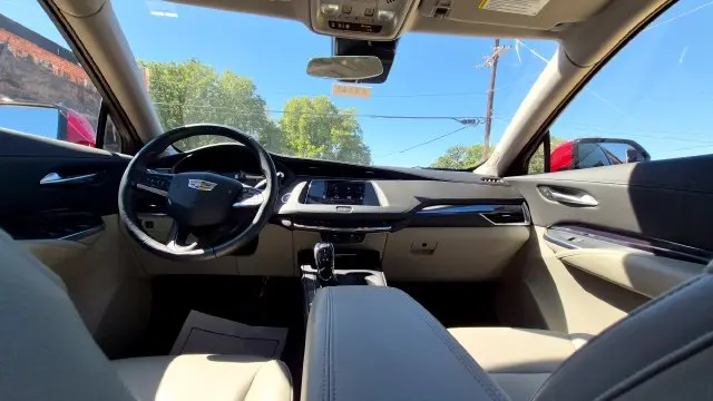 2023 Cadillac XT4 - $29,215