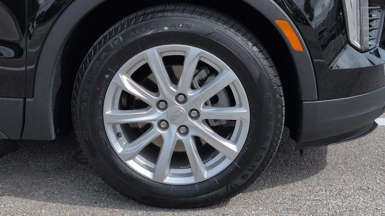 2023 Cadillac XT4 Luxury