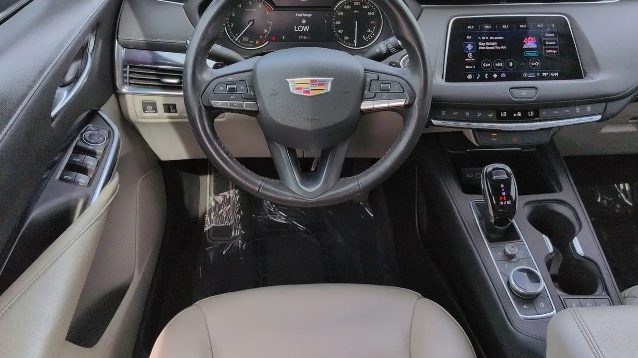 2023 Cadillac XT4 Luxury