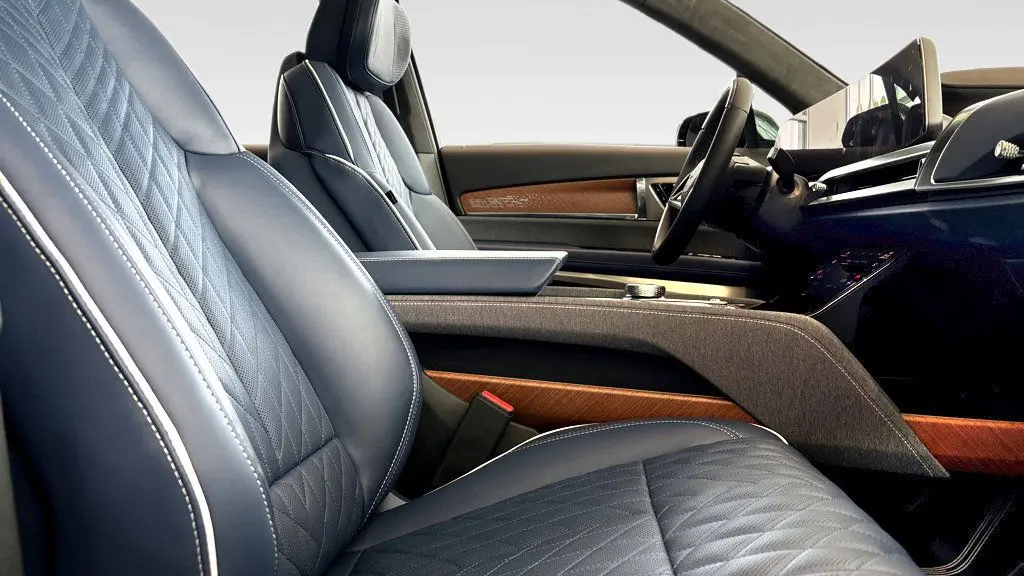 2026 Cadillac VISTIQ Premium Luxury