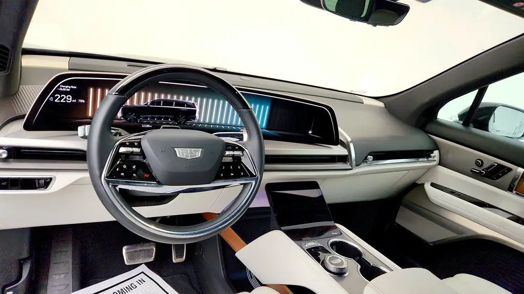 2026 Cadillac Vistiq - $63,995