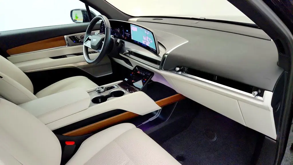 2026 Cadillac Vistiq - $63,995