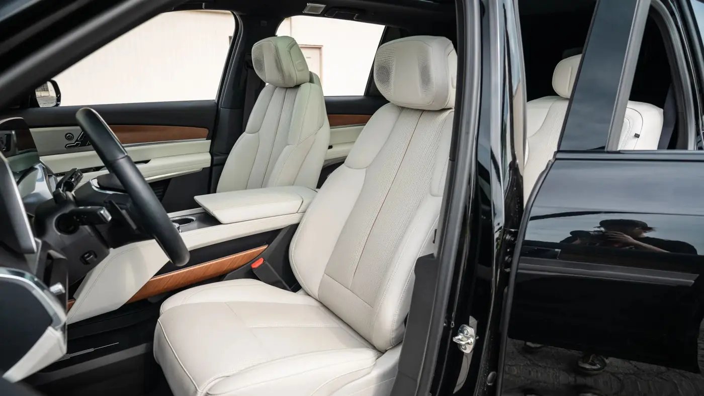 2026 Cadillac VISTIQ Sport