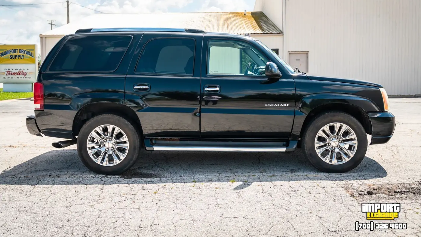 2004 Cadillac Escalade Base