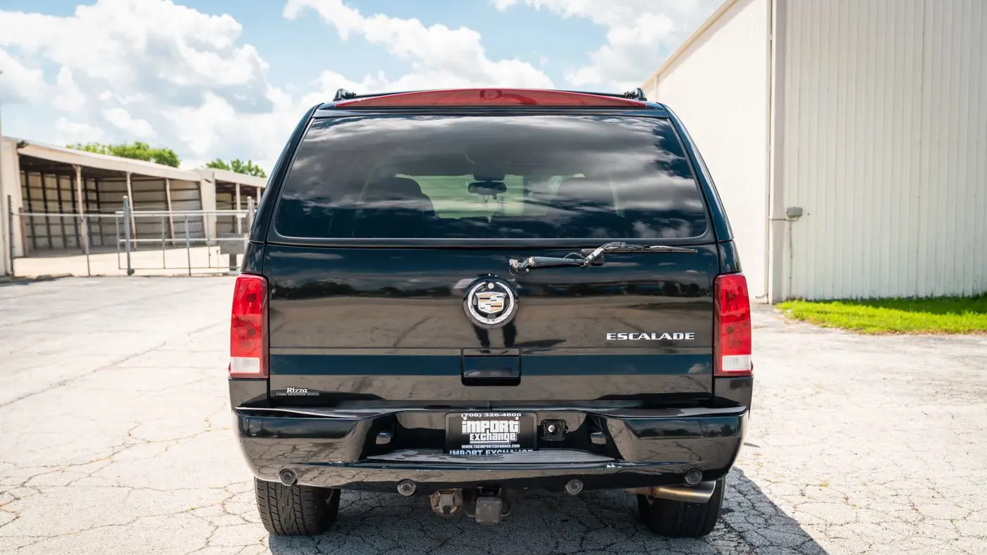 2004 Cadillac Escalade Base