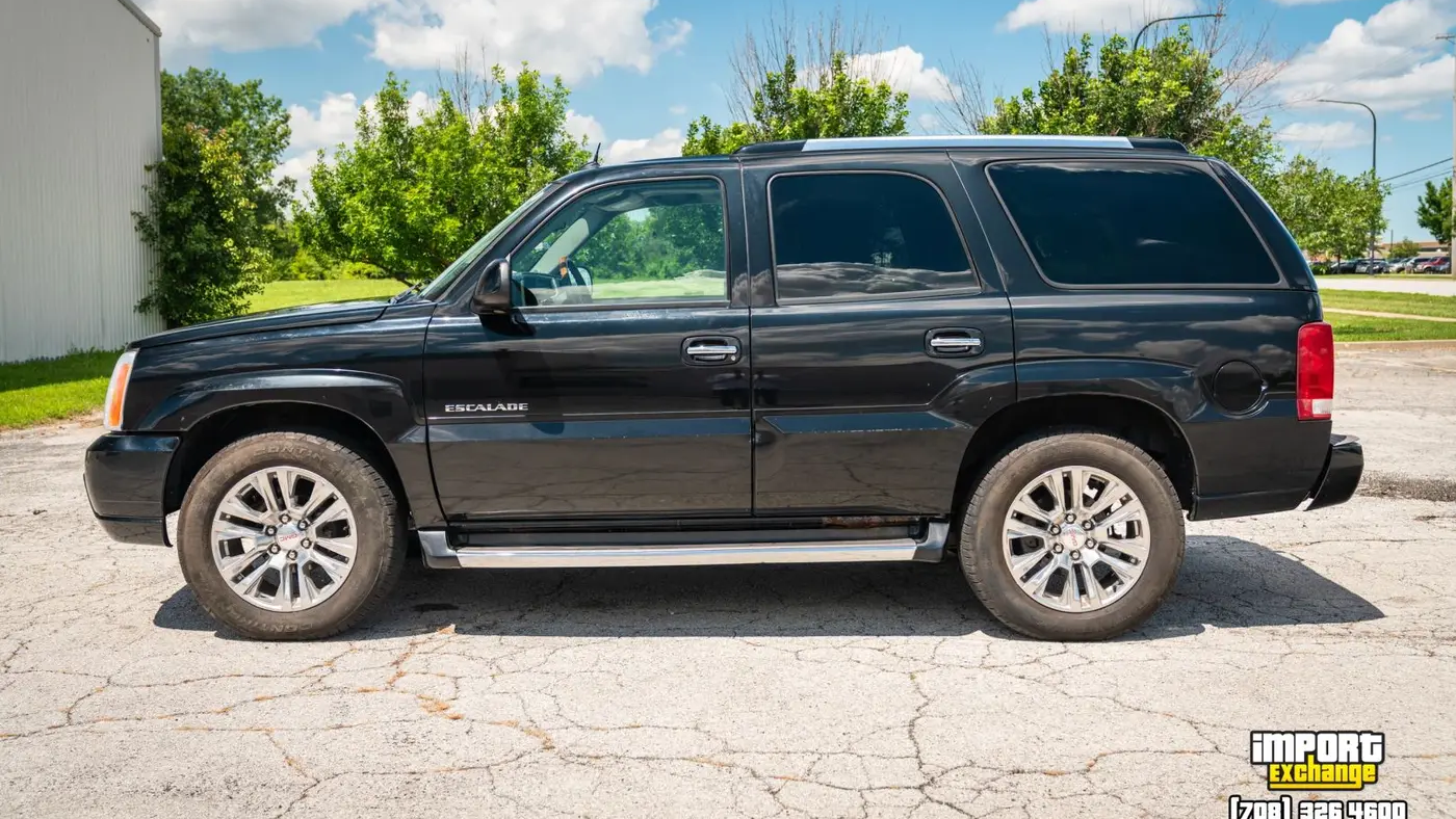 2004 Cadillac Escalade Base