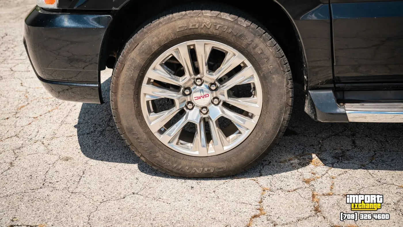 2004 Cadillac Escalade Base