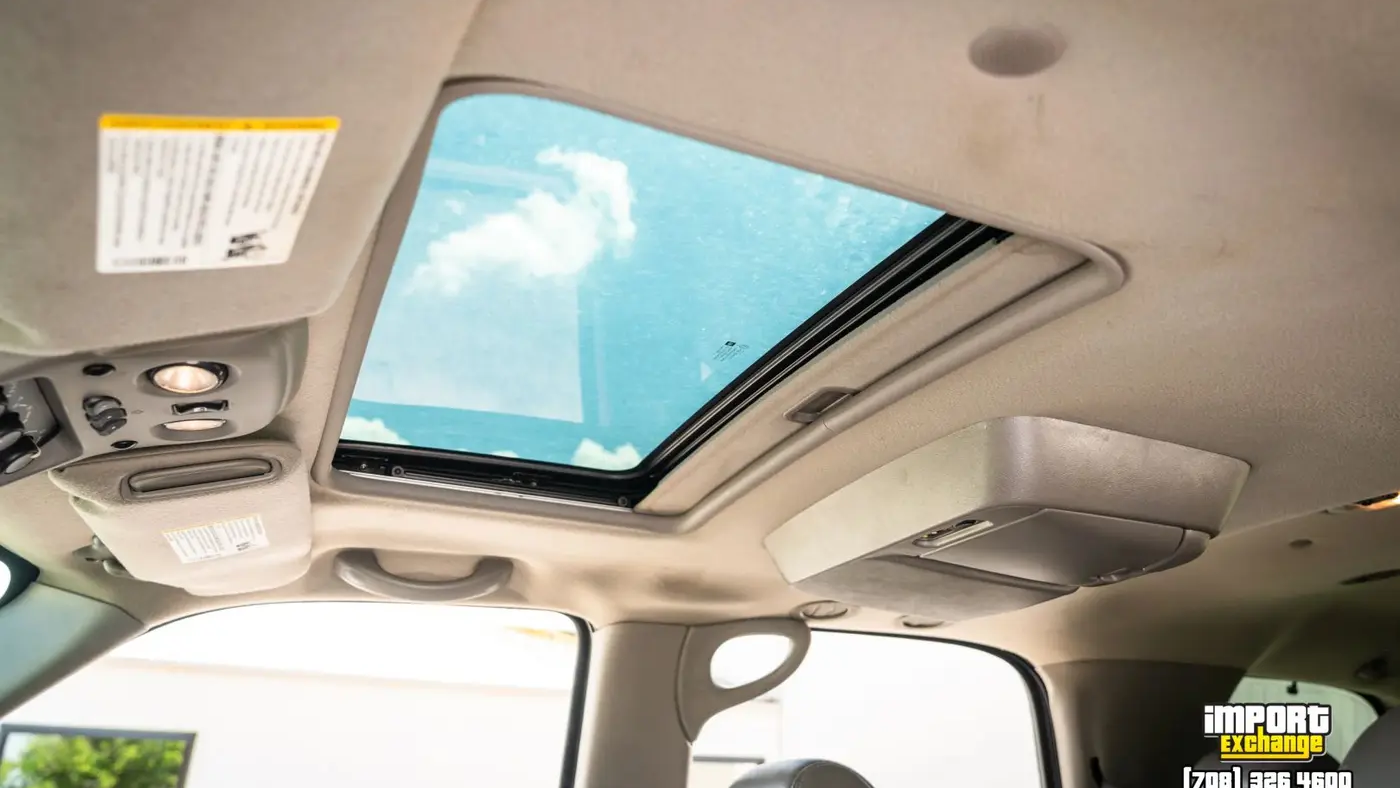 2004 Cadillac Escalade Base