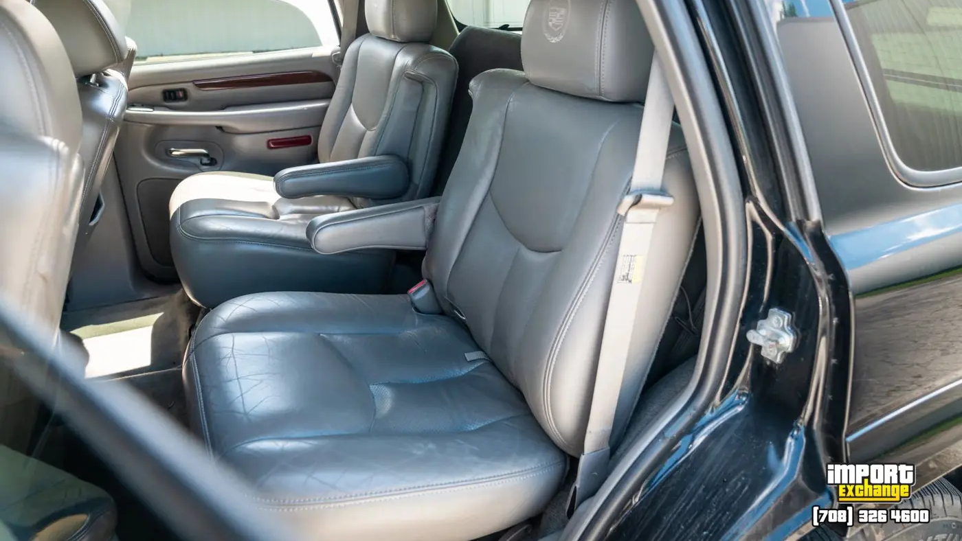 2004 Cadillac Escalade Base