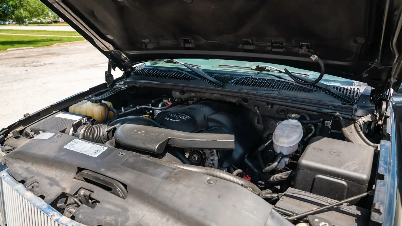 2004 Cadillac Escalade Base