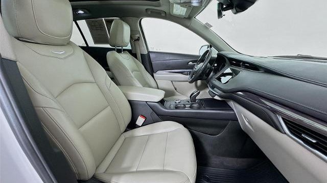 2022 Cadillac XT4 Luxury