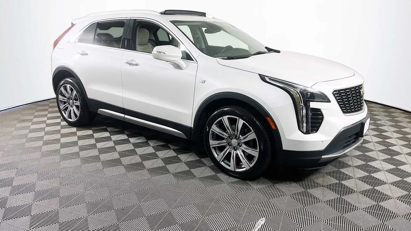 2023 Cadillac XT4 Premium Luxury