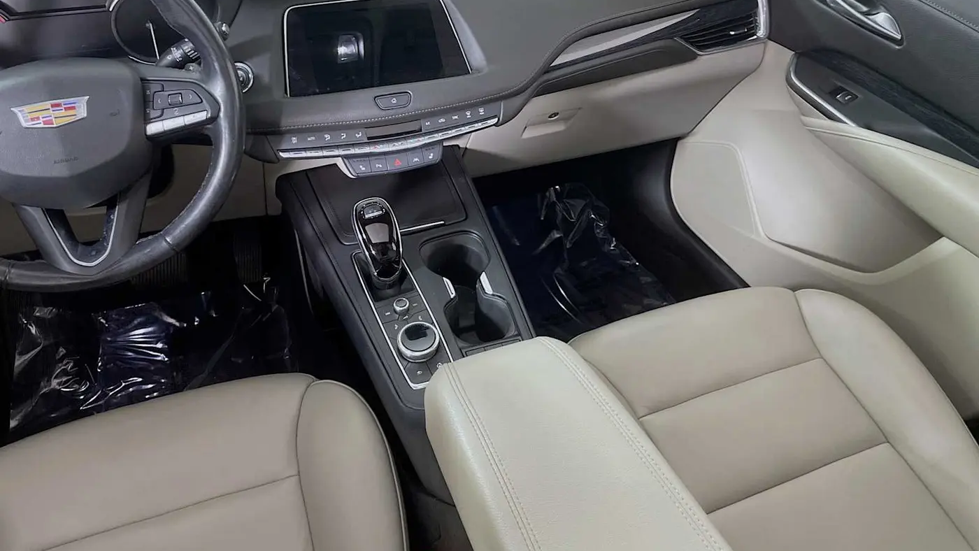 2023 Cadillac XT4 Premium Luxury